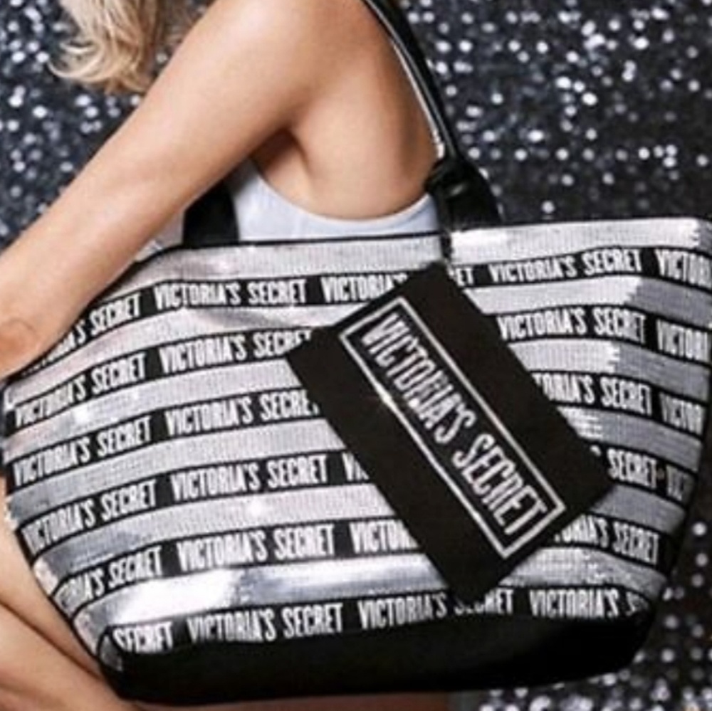 VICTORIA'S SECRET TOTE WITH POUCH